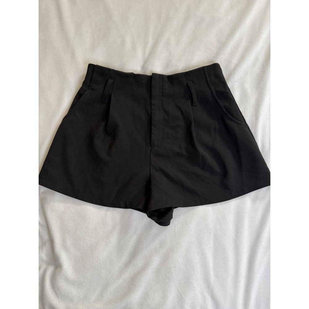Forever 21 Contemporary Black High Waisted Pleated Dress Shorts Womens Medium